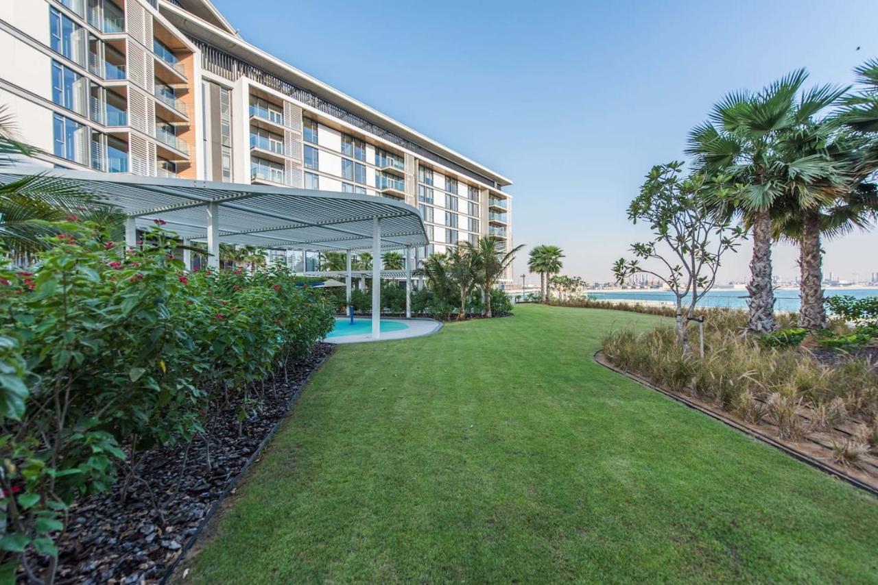 Luxury 2 Bedroom Beachfront Apt W Stunning Sea View Dubai Exteriör bild